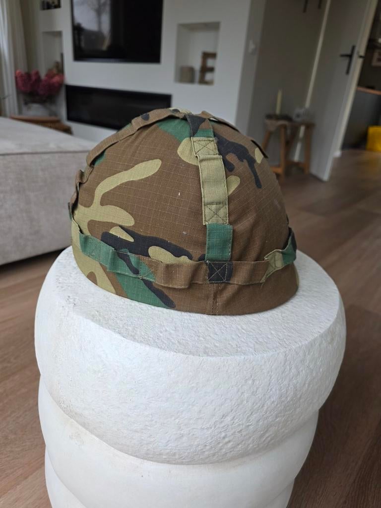 Legerhelm met camouflagehoes, Verzamelen, Militaria | Algemeen, Ophalen of Verzenden, Landmacht, Nederland, Helm of Baret