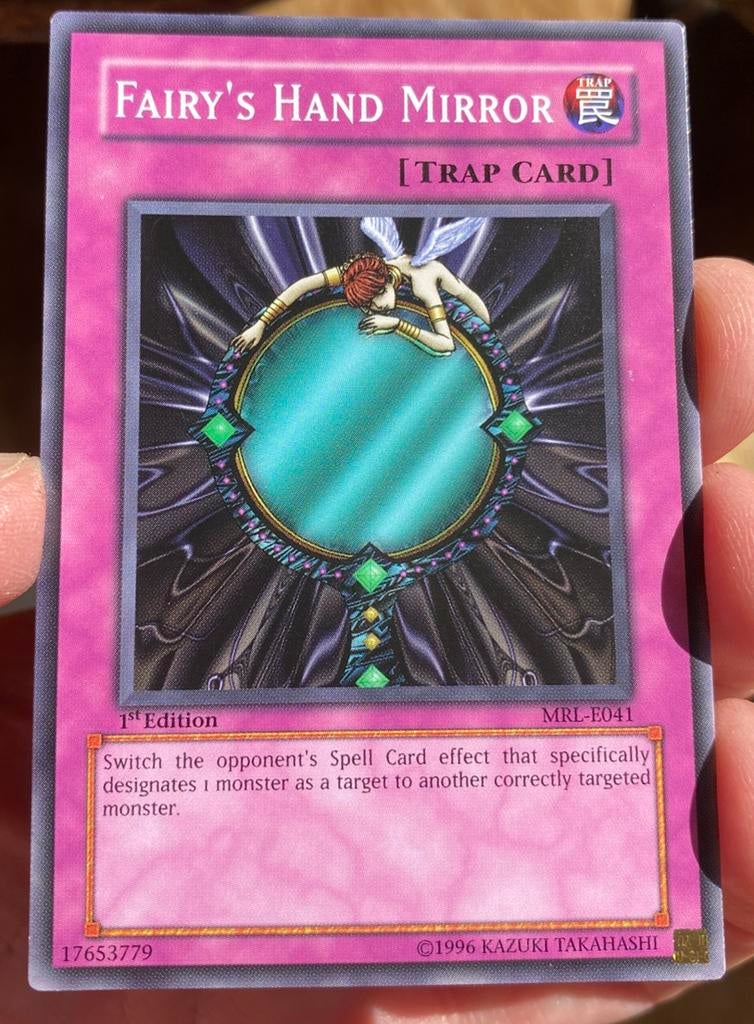 Yu-Gi-Oh! Fairy’s Hand Mirror MRL 1st Edition Old Print !, Ophalen of Verzenden, Zo goed als nieuw, Losse kaart