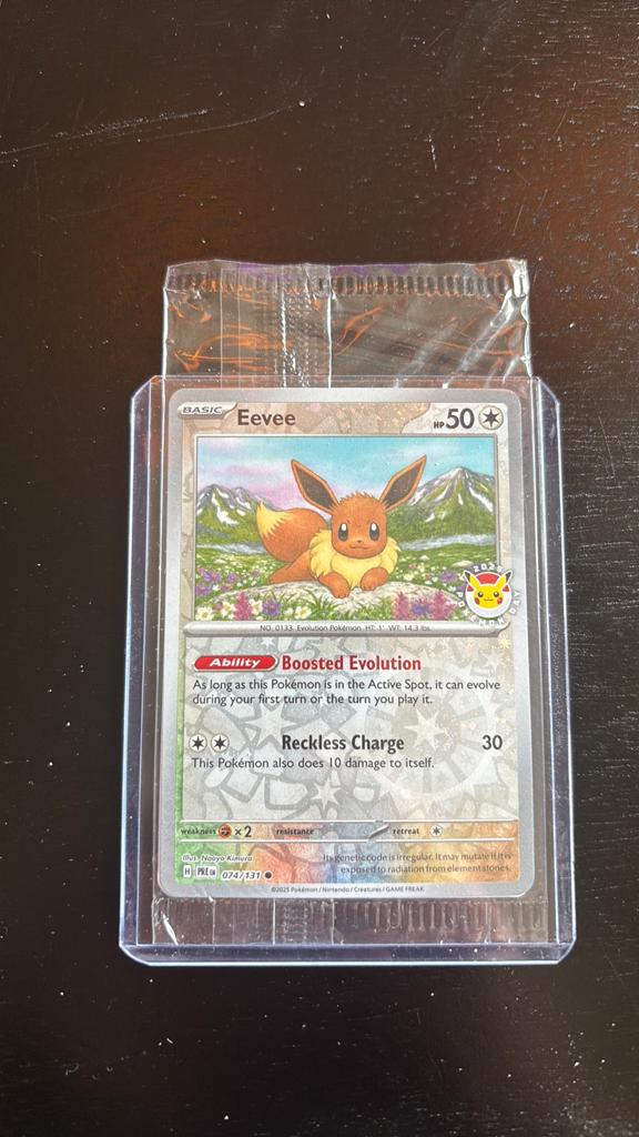 Eevee pokemon day 2025 074/131 sealed, Ophalen, Zo goed als nieuw
