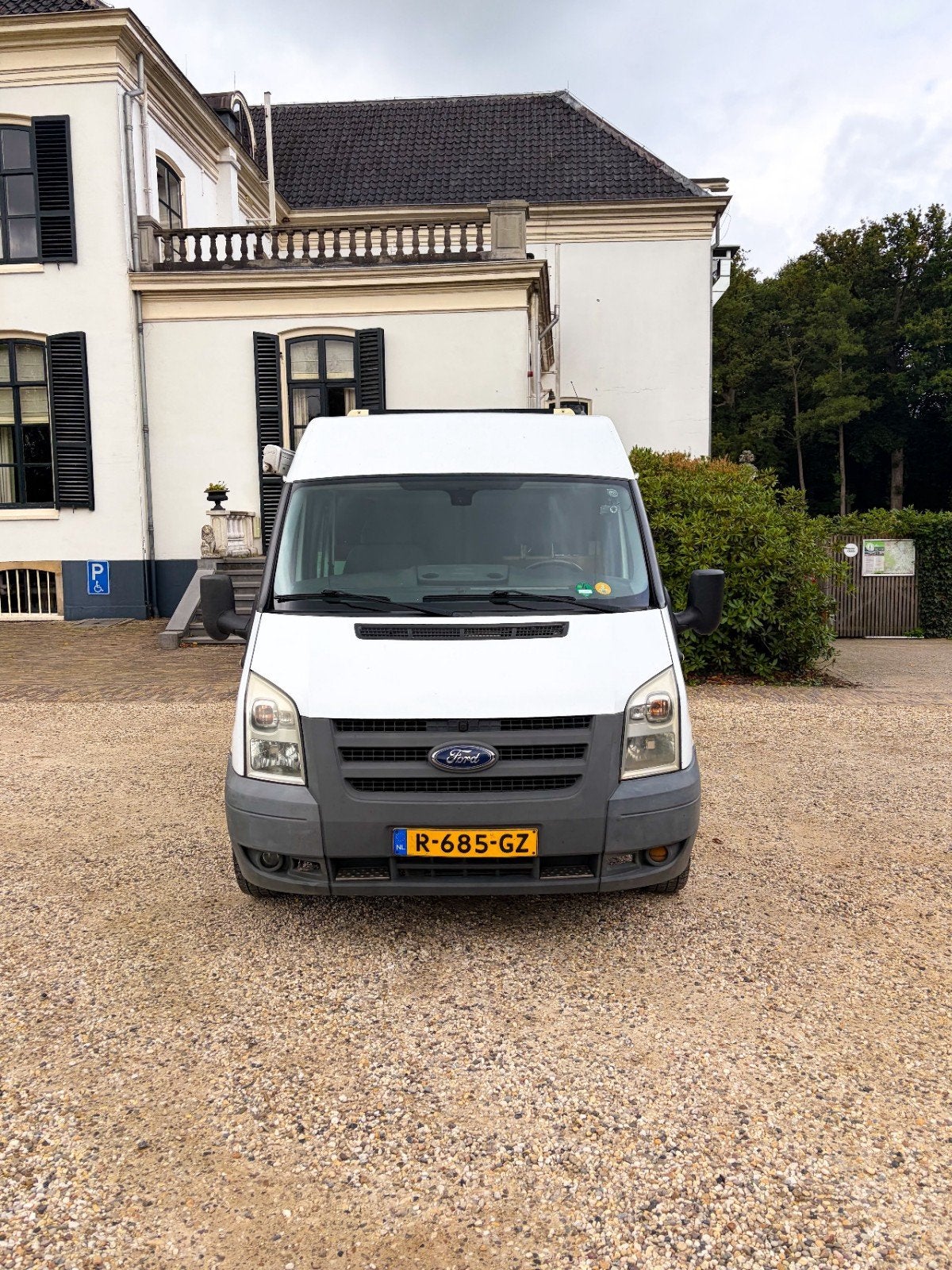 Foto 7 van Ford Transit 2-persoons camper | Zonnepanelen & luifel