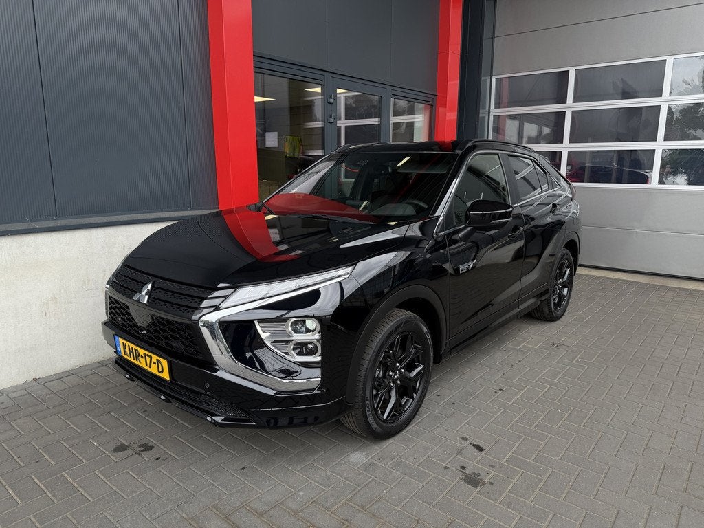 Mitsubishi Eclipse Cross 2.4 PHEV Black Edition|Vol Optie's|, Automaat, 4 cilinders, Zwart, 1875 kg