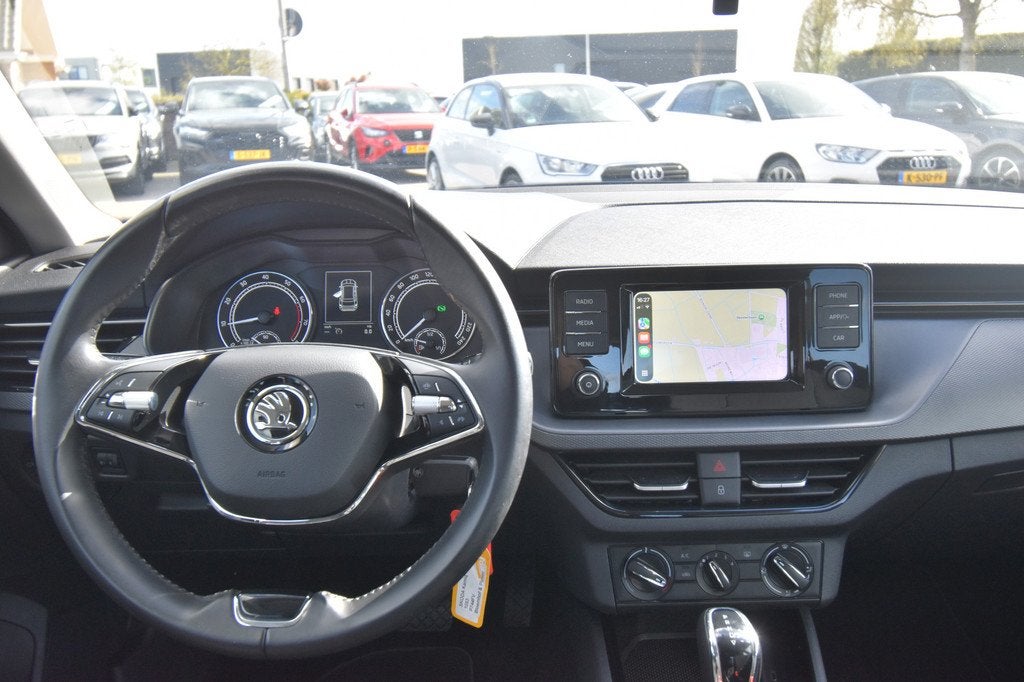 Skoda Kamiq 1.0 TSI Ambition , TREKHAAK , NAVI VIA APP , LMV, Auto's, Skoda, Stof, Gebruikt, Blauw, 630 kg
