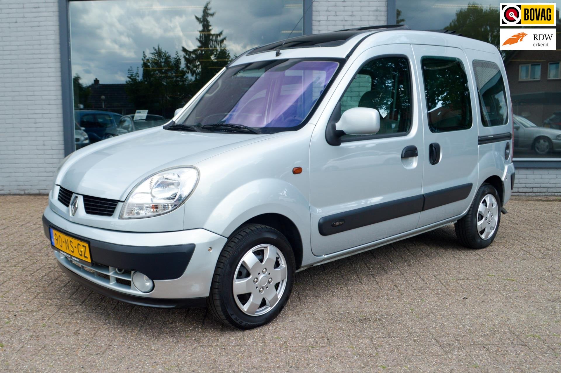 Renault Kangoo 1.6-16V Privilège | Rolstoelauto | Knielsyst, Auto's, 49 €/maand, Origineel Nederlands, Bedrijf, Handgeschakeld
