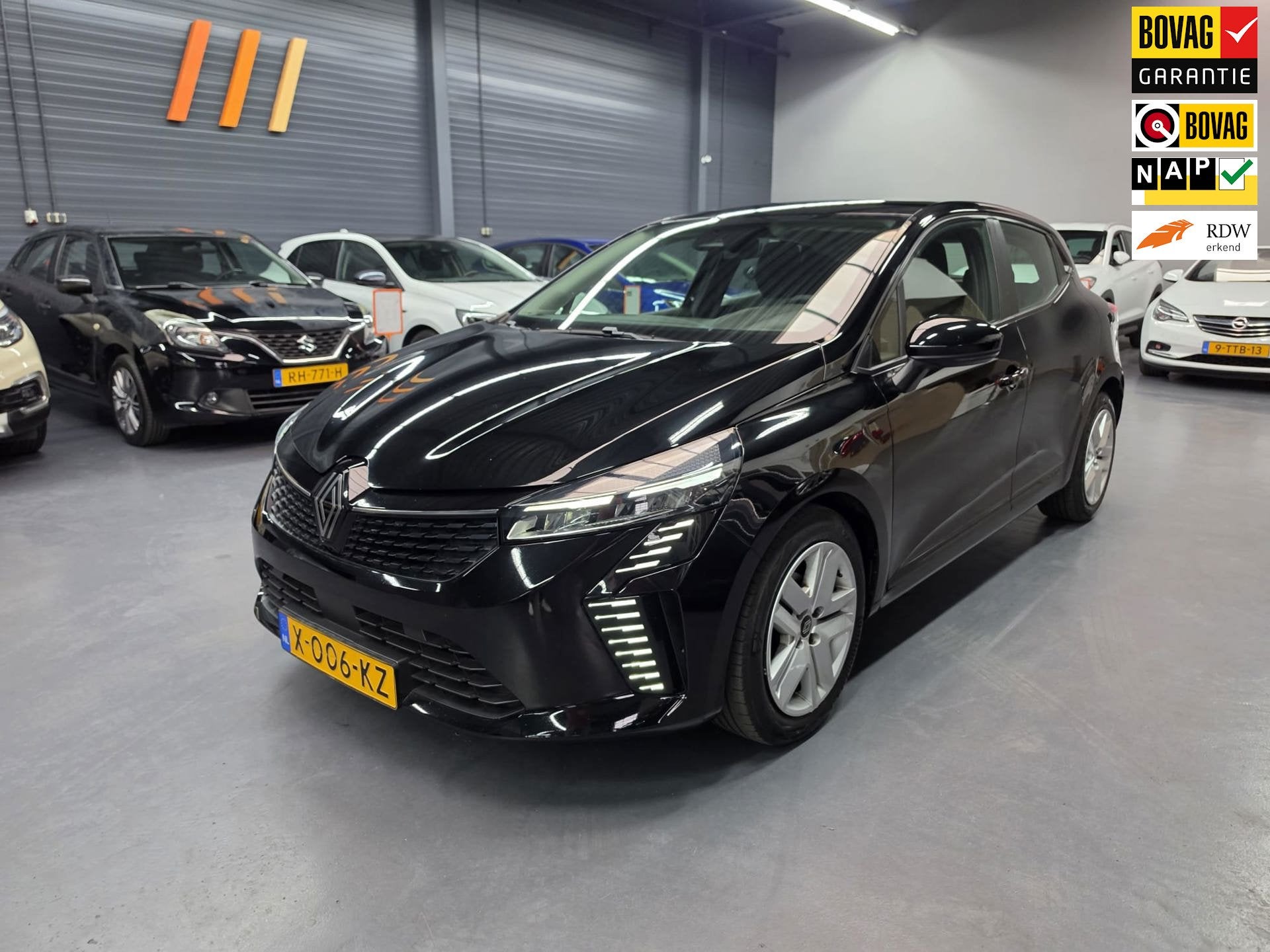 Renault Clio 1.0 TCe 90 GPF evolution LED CARPLAY ACC NAP NL, Auto's, Voorwielaandrijving, Gebruikt, Zwart, Origineel Nederlands