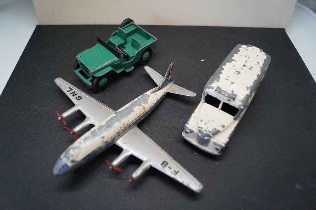 Drie Dinky toys origineel. Opruiming, Verzenden