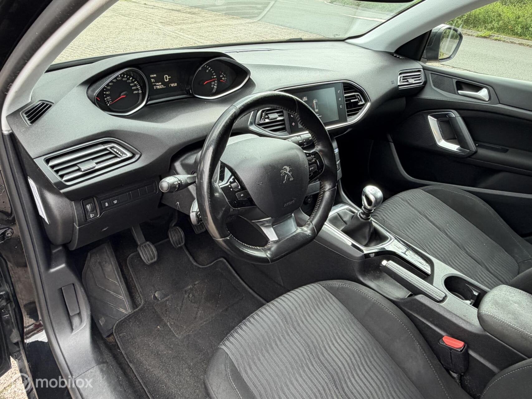 Peugeot 308 SW 1.6 BlueHDI Blue Lease Executive, Auto's, Voorwielaandrijving, Gebruikt, 4 cilinders, Zwart