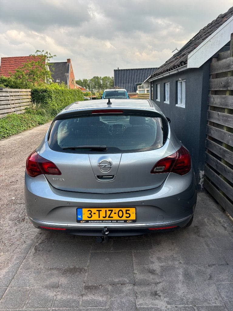 Opel Astra 1.4 Turbo Ecotec 88KW 5D 2014 Grijs, Auto's, Voorwielaandrijving, 680 kg, 4 cilinders, Origineel Nederlands