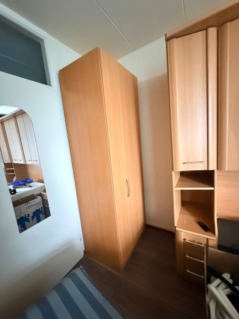 kledingkasten, Ophalen, Overige materialen, Met deur(en), Gebruikt