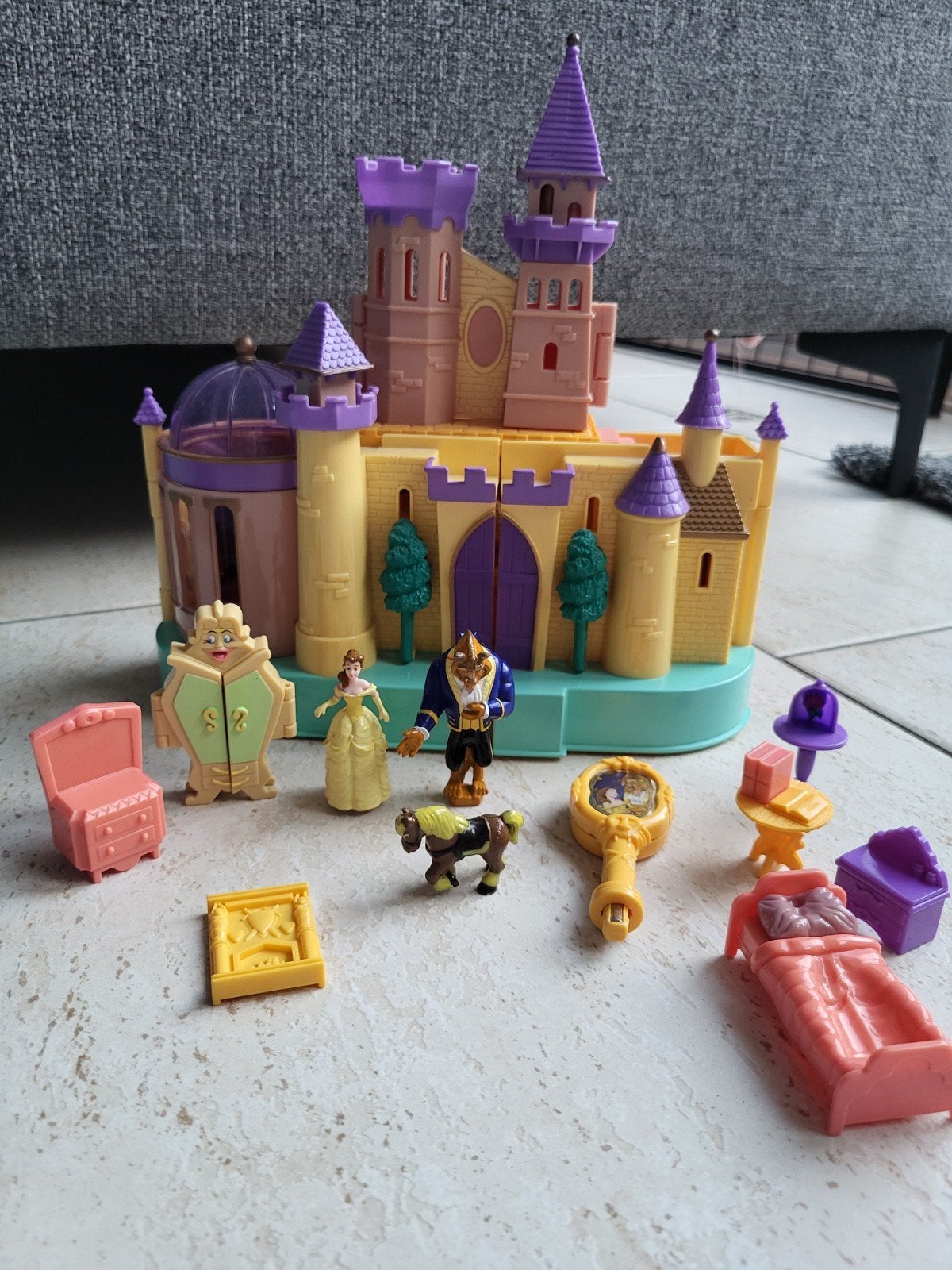 Disney Belle en het Beest Kasteel Speelset met Figuren, Ophalen of Verzenden, Gebruikt, Poppenhuis