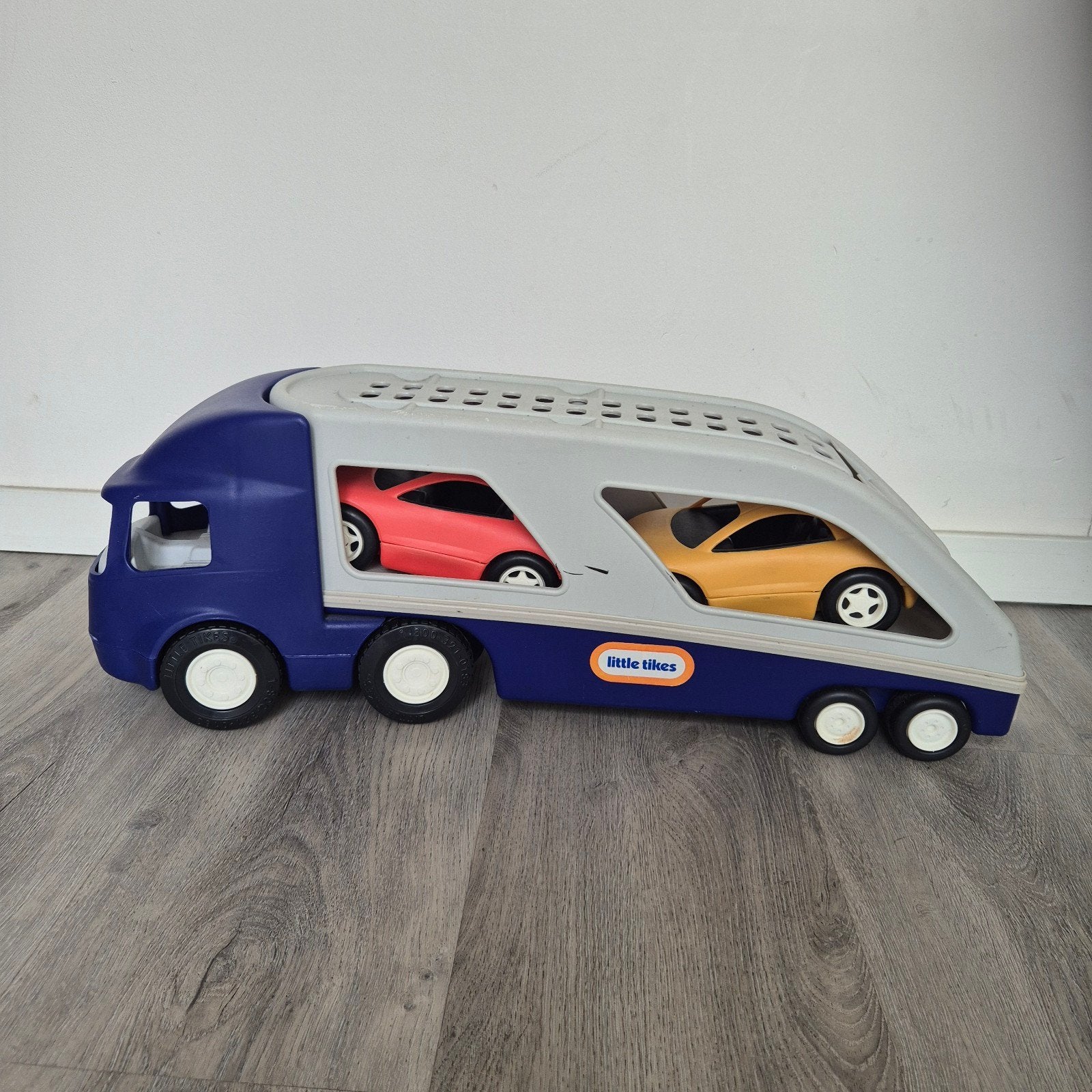 Little Tikes Autotransporter met 2 auto's, Kinderen en Baby's, Speelgoed | Speelgoedvoertuigen, Ophalen, Gebruikt