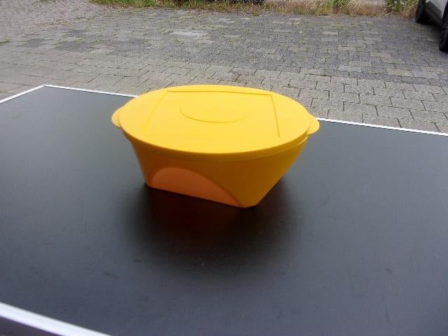 tupperware schaal geel, Huis en Inrichting, Keuken | Tupperware, Ophalen of Verzenden, Gebruikt, Geel, Schaal
