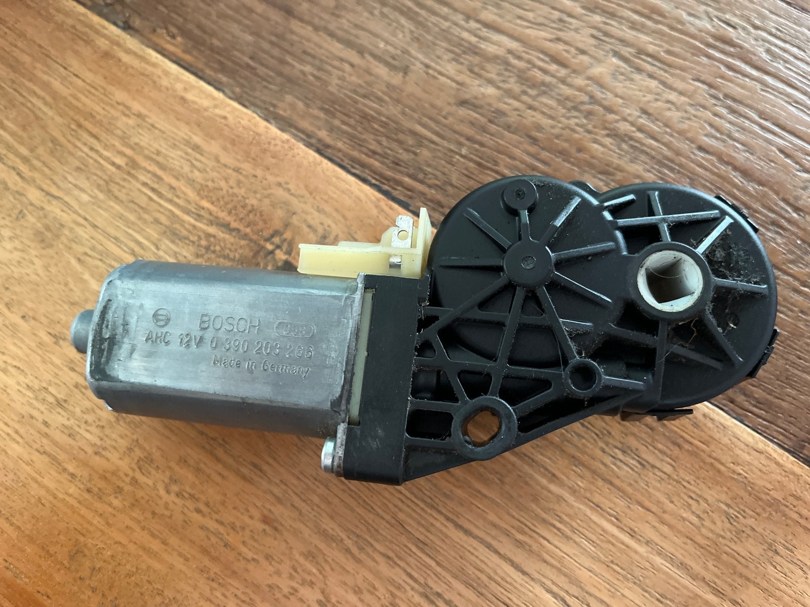 Stelmotor Bosch 0390203628 - Motor goed, tandwielen defect, Ophalen of Verzenden, Gebruikt