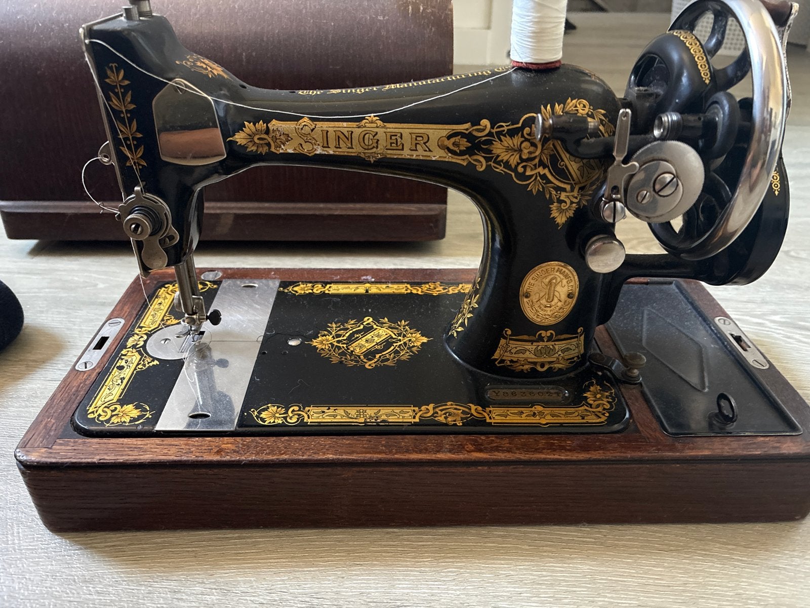 Antieke Singer Naaimachine met Handzwengel en Houten Koffer, Antiek en Kunst, Ophalen