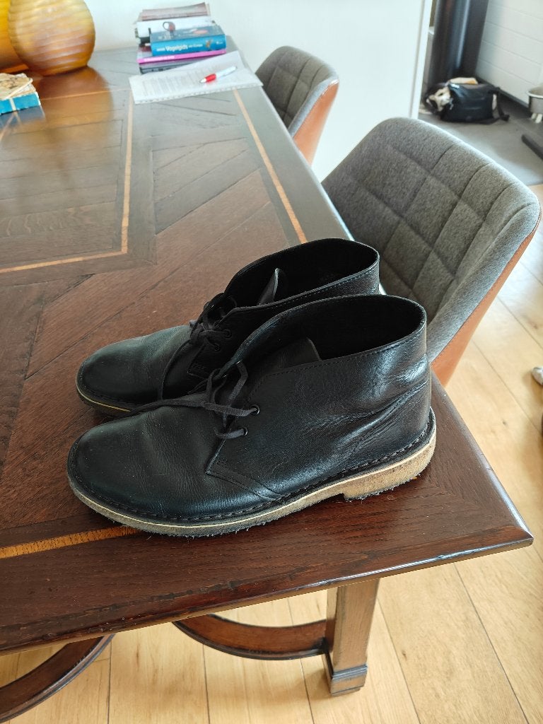 Clarks originals desert boots leer zwart exclusief mt 43, Clarks originals, Zwart, Boots, Ophalen of Verzenden
