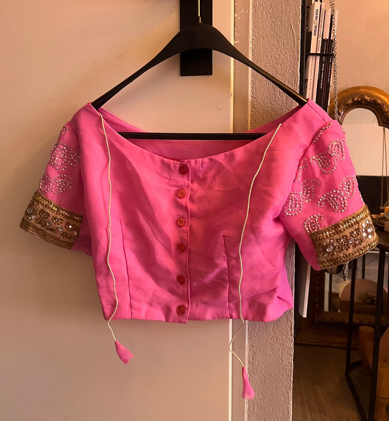 Vintage indiaas topje sari blouse pailetten roze strass S 36, Huwelijk, Ophalen of Verzenden, Zo goed als nieuw, Kleding