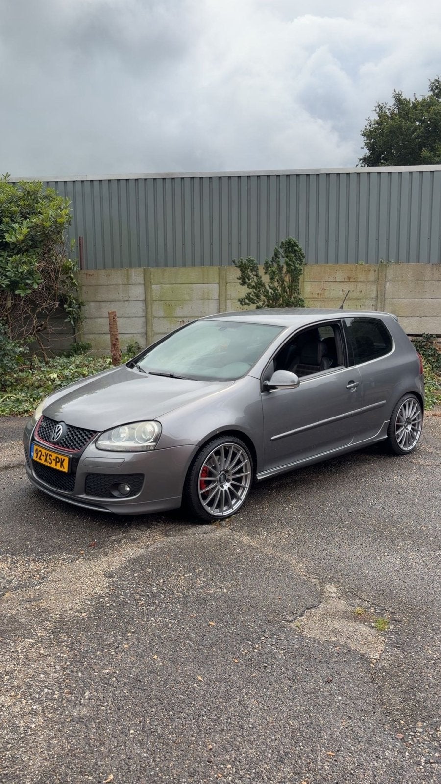 Volkswagen Golf 2.0 GTI 30 edition 169KW AUT 2007 Grijs, Auto's, Zwart, 4 cilinders, 1984 cc, Leder en Stof