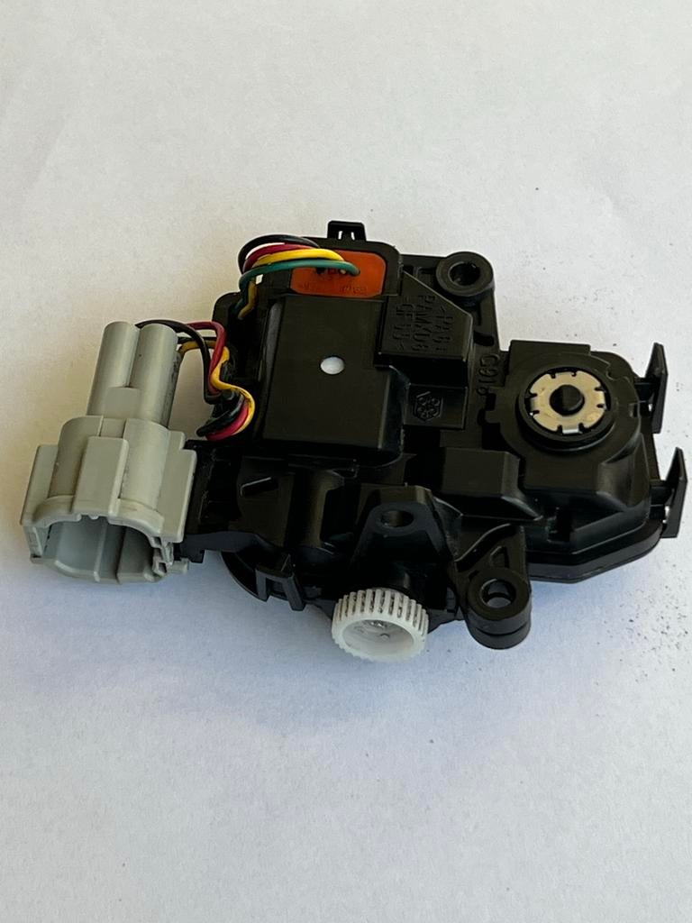 Nissan Leaf ZE1 Laadpoort Slot Actuator - Gereviseerd, Auto-onderdelen, Ophalen of Verzenden, Gereviseerd, Nissan