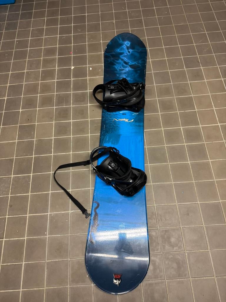 Snowboard 150, Sport en Fitness, Snowboarden, Ophalen of Verzenden, Zo goed als nieuw, Board
