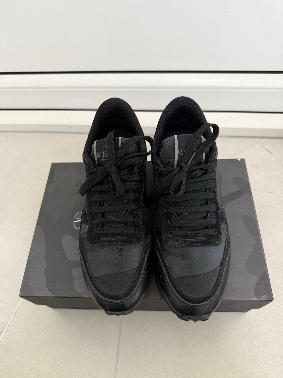 Valentino Garavani Rockrunner Sneakers Maat 37 Zwart, Ophalen of Verzenden, Gedragen, Zwart, Sneakers of Gympen