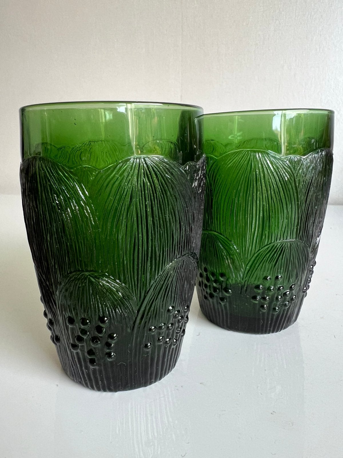 Vintage 2 Iittala Nuutajarvi Peony Glas Smaragdgroen Toikka, Ophalen of Verzenden, Zo goed als nieuw, Glas, Glas of Glazen