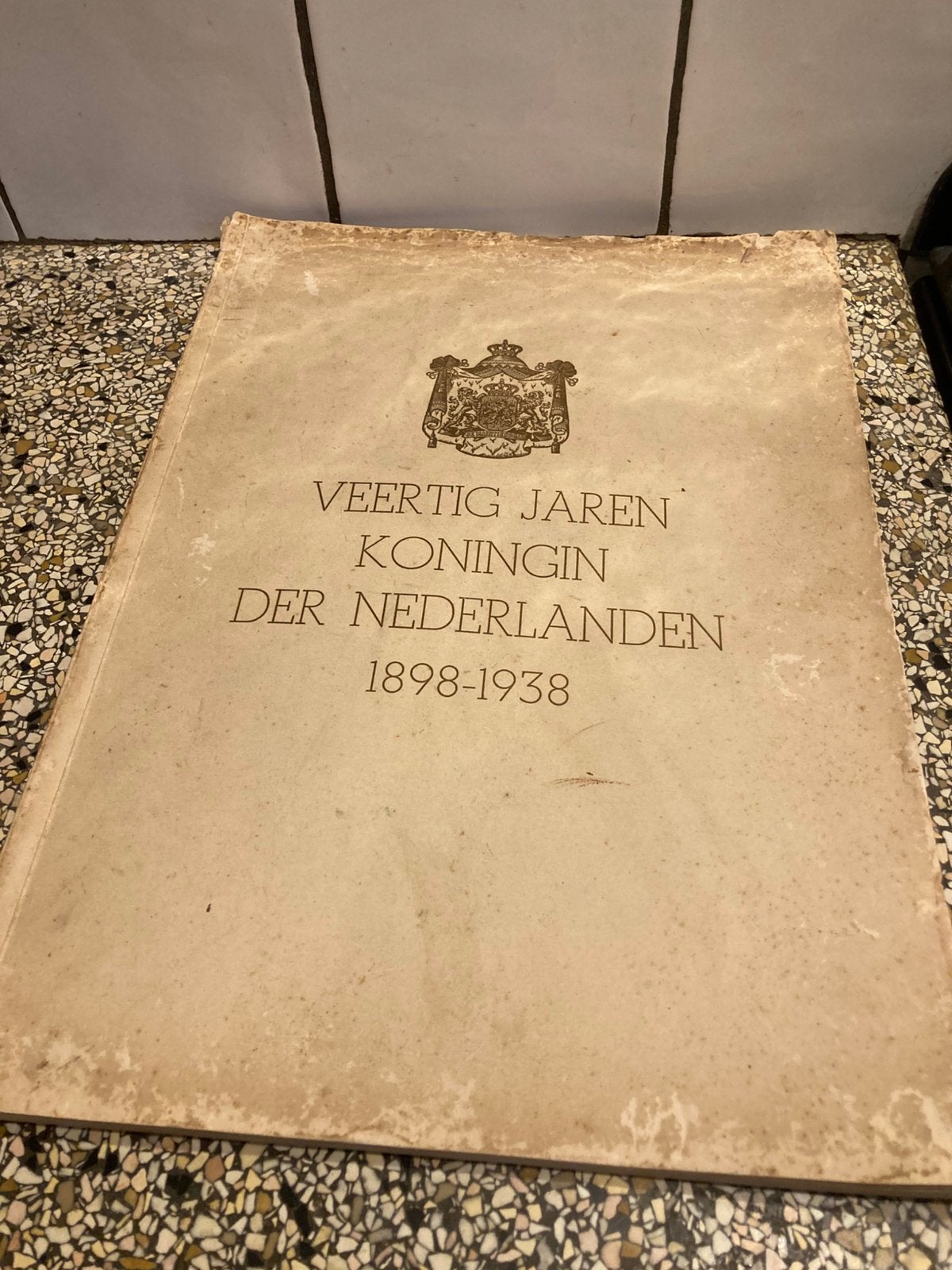 Veertig jaar koningin der Nederlanden, Verzamelen, Ophalen of Verzenden, Gebruikt, Tijdschrift of Boek