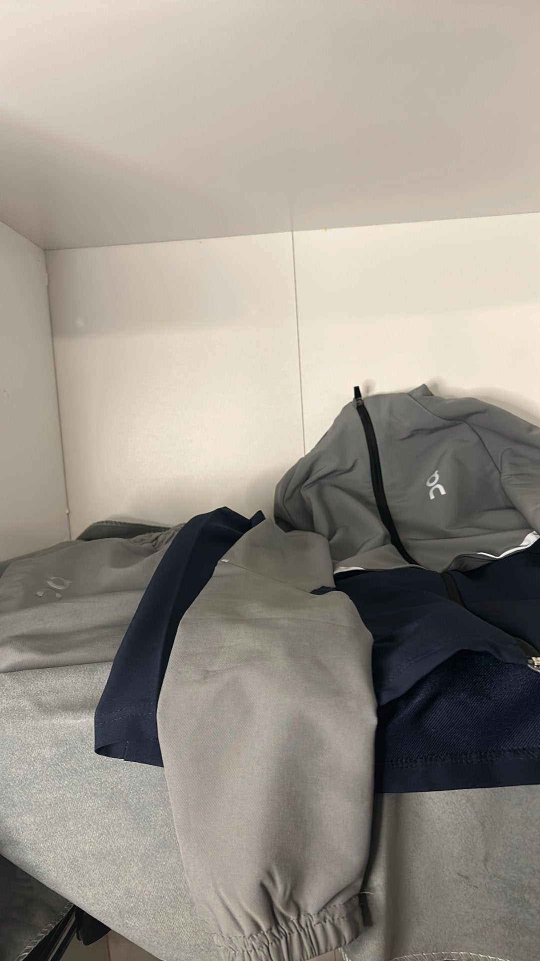 On cloud trainingspak met broek, Ophalen of Verzenden, Zo goed als nieuw, Maat 46 (S) of kleiner