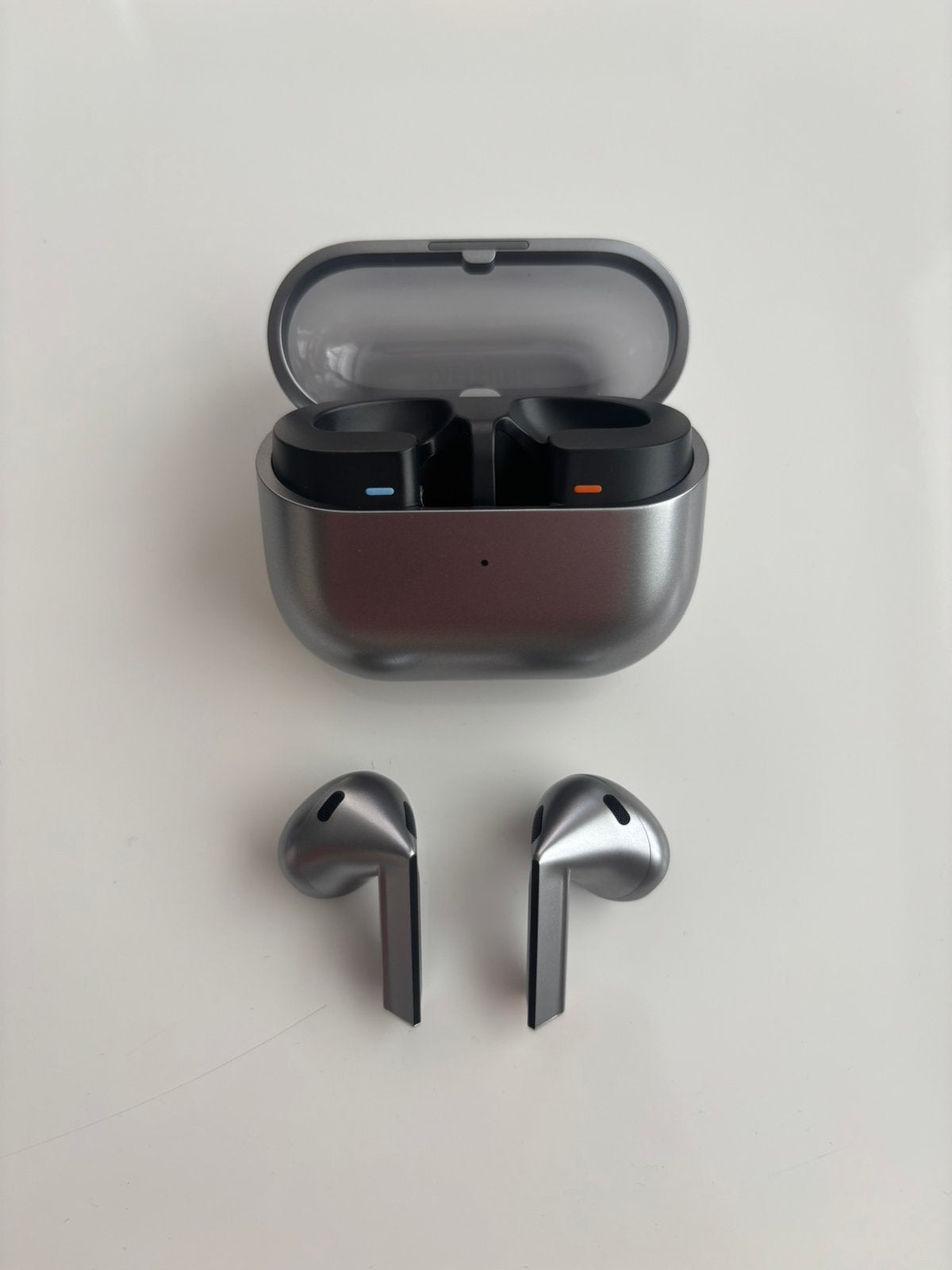 Samsung galaxy buds 3(grijs, nieuw en compleet), Telecommunicatie, Mobiele telefoons | Oordopjes, Ophalen, Nieuw, Grijs, In oorschelp (earbud)