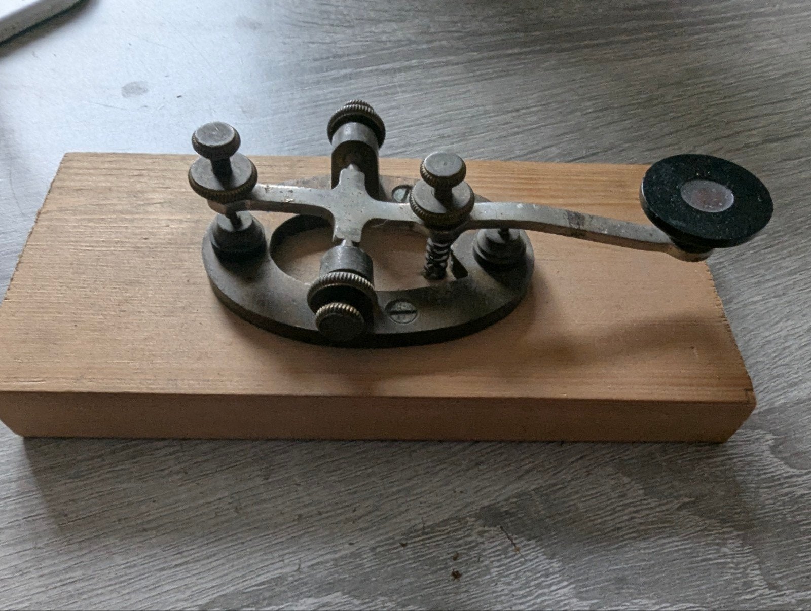 Vintage Morse Code Sleutel op Houten Basis, Ophalen of Verzenden