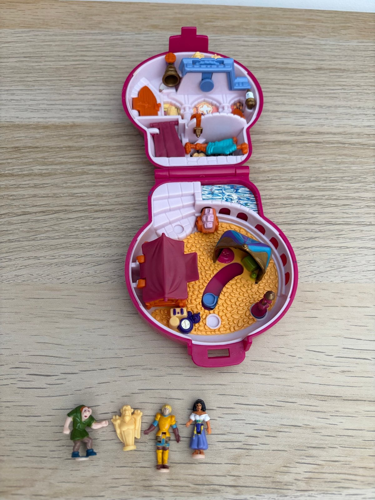 Vintage Polly Pocket Disney De Klokkenluider van de Notre Da, Ophalen of Verzenden