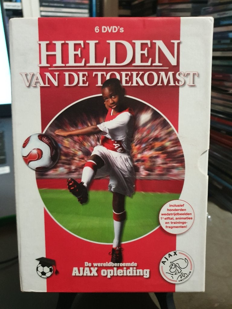Ajax Helden van de Toekomst DVD Boxset (6 DVD's), Alle leeftijden, Ophalen, Zo goed als nieuw