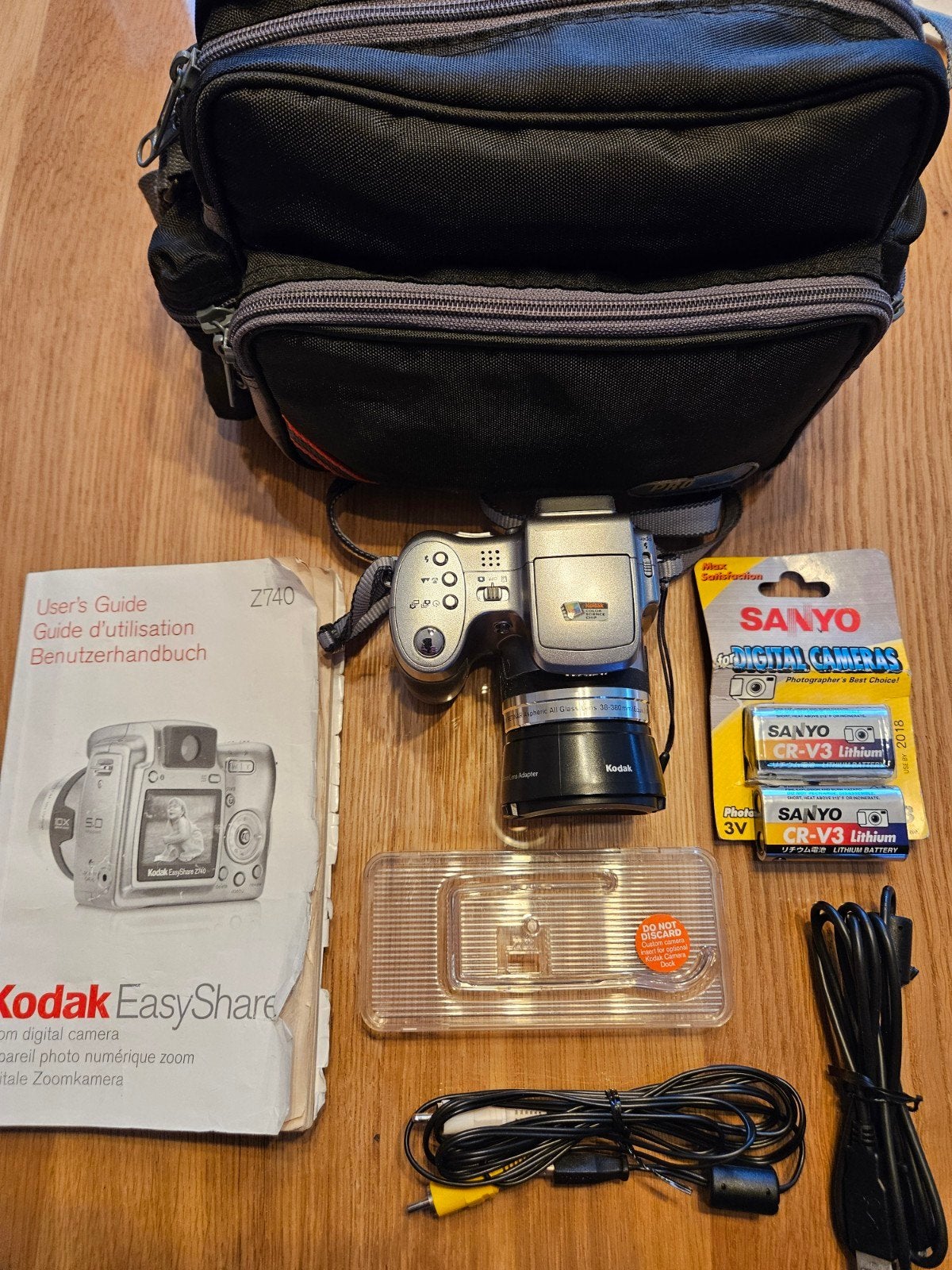 Vintage Kodak EasyShare Z740 Digitale Camera met Accessoires, Ophalen, Gebruikt, Grip, Ingebouwde flitser
