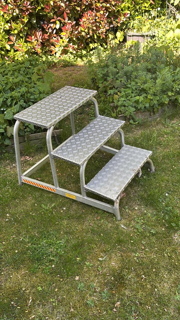 Professionele aluminium montagetrap / werkbordes, Ophalen of Verzenden, Gebruikt, Trap, Minder dan 2 meter