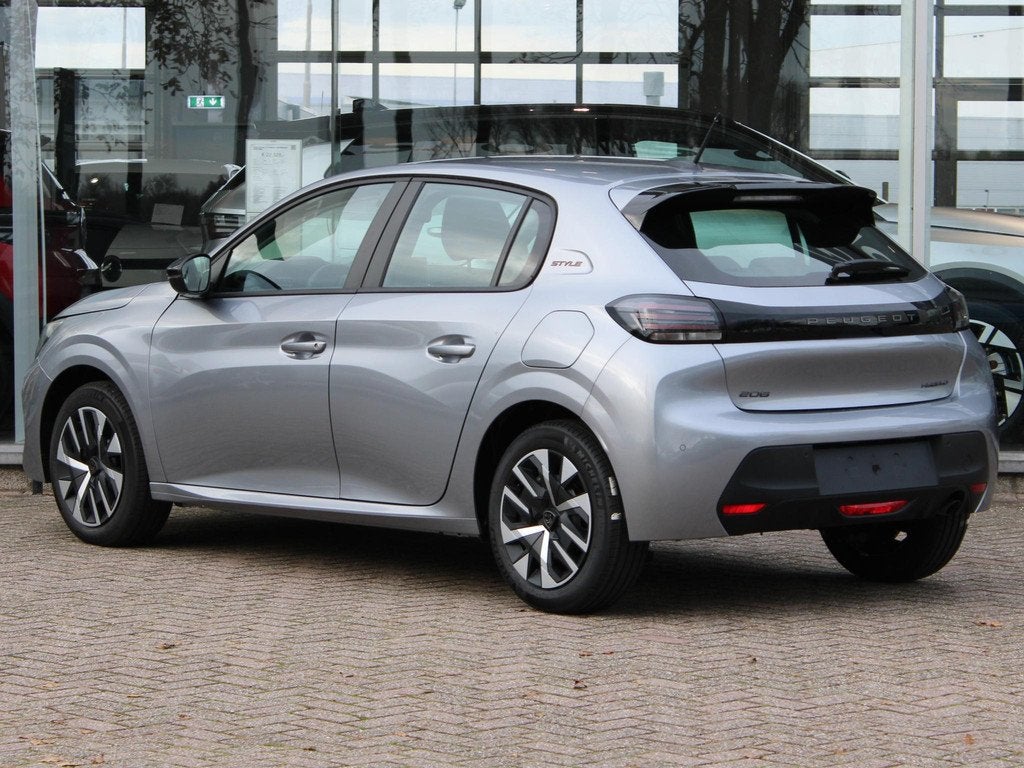 Peugeot 208 1.2 Hybrid 110 e-DCS6 Style VOORRAAD KORTING, 12 maanden, Euro 6, 1199 cc, Origineel Nederlands
