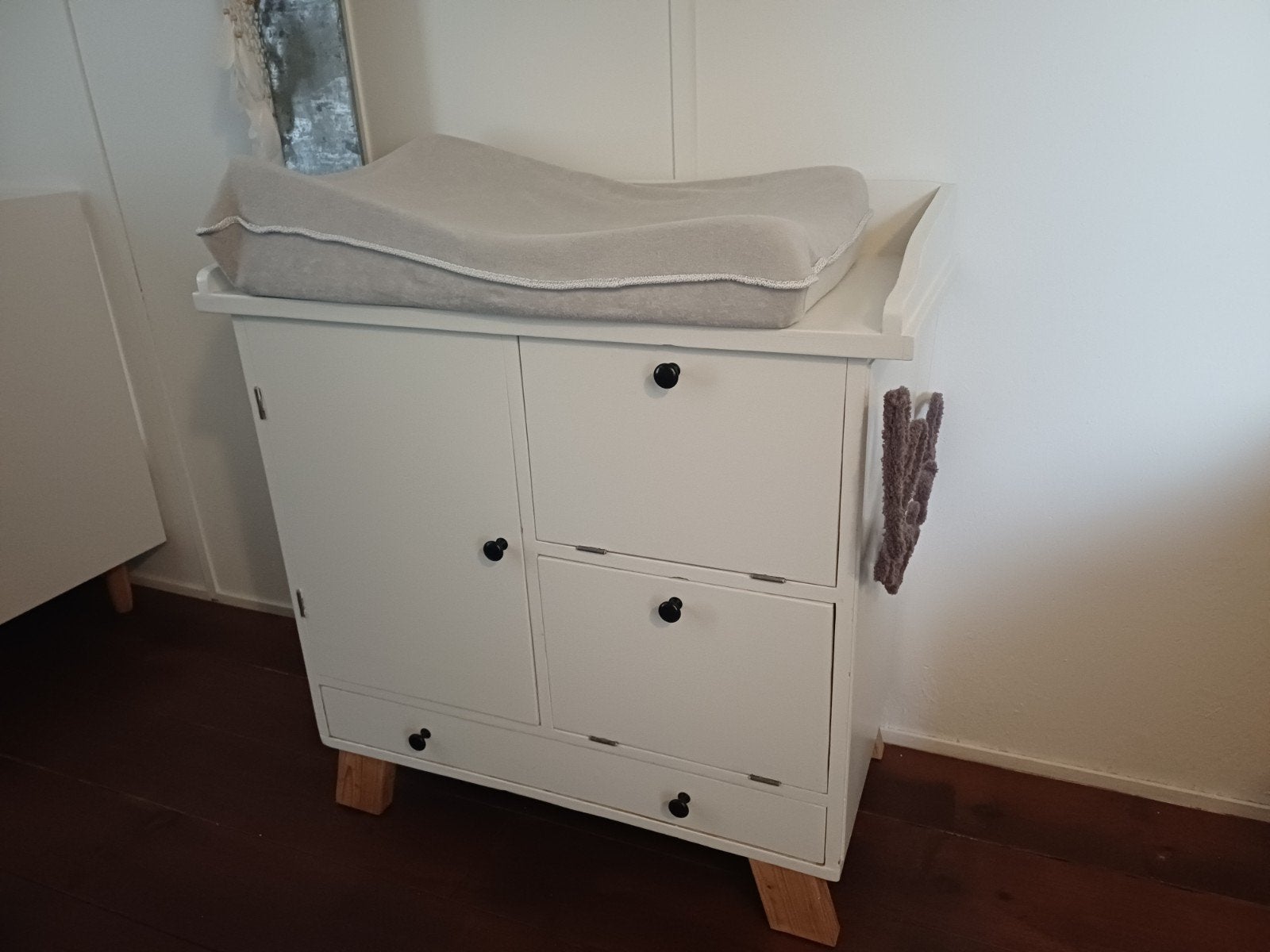 Super mooie en zware kwaliteit commode met veel opbergruimte, Ophalen