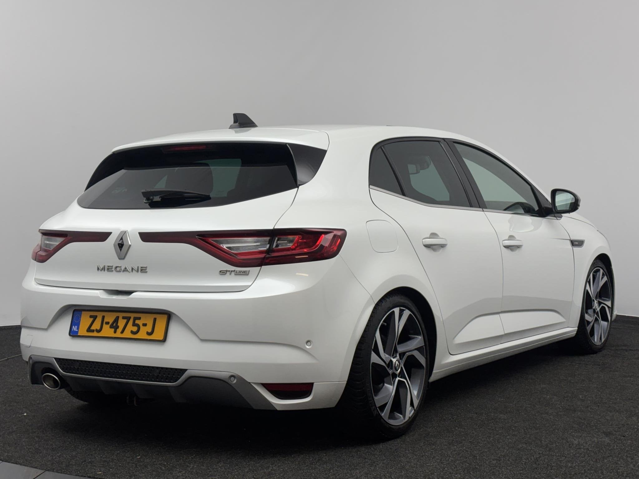 Renault Mégane 1.3 TCe 140 GT-Line | Panoramadak | Head-Up, Auto's, Renault, Voorwielaandrijving, Stof, 4 cilinders, Met garantie (alle)