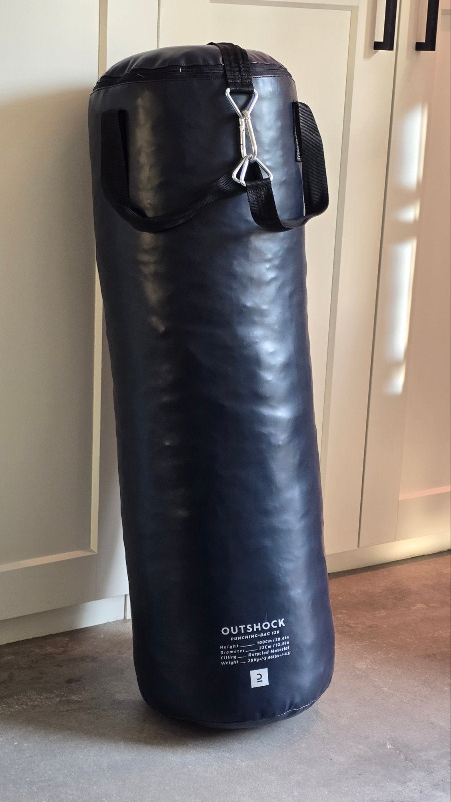 Outshock Bokszak 20 kg met ophangsysteem, Ophalen, Zo goed als nieuw, Bokszak