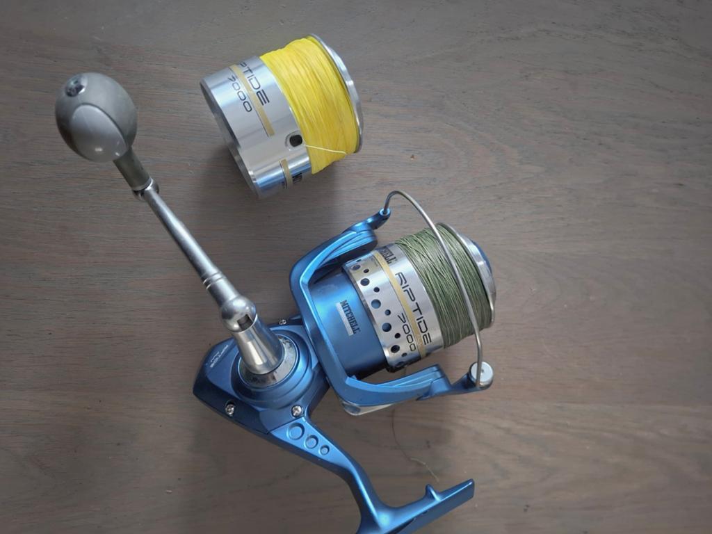 Mitchell Riptide 3000 vismolen met extra spoel, Ophalen of Verzenden, Zo goed als nieuw, Molen