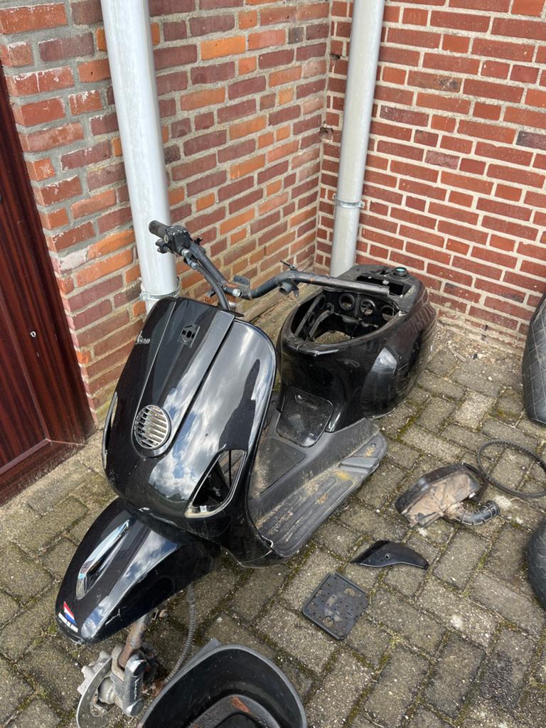 Vespa LX onderdelen / project scooter / opknapper, Fietsen en Brommers, Ophalen, Gebruikt, Benzine, Vespa LX