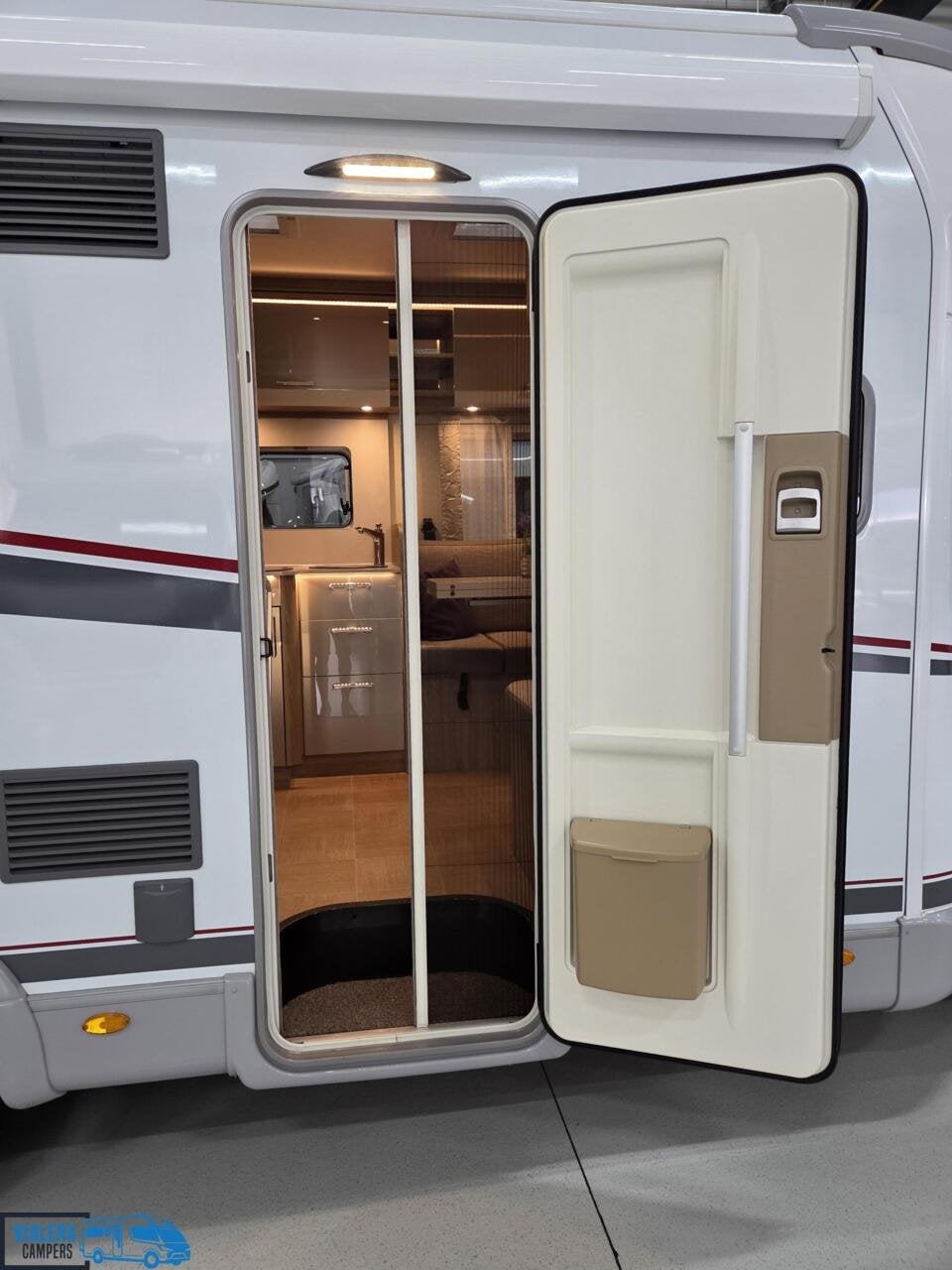 LMC Element T 758 G * Automaat*Nieuwstaat* NAP* Face to face, Automaat, Tot en met 2, 7 tot 8 meter, Bedrijf
