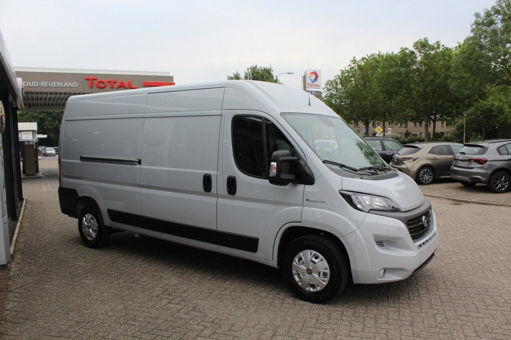 Fiat Ducato E 47 KW BEV90 47 KWh L3-H2 (bj 2021), Auto's, Dealer onderhouden, 0 cilinders, Gebruikt, 150 pk