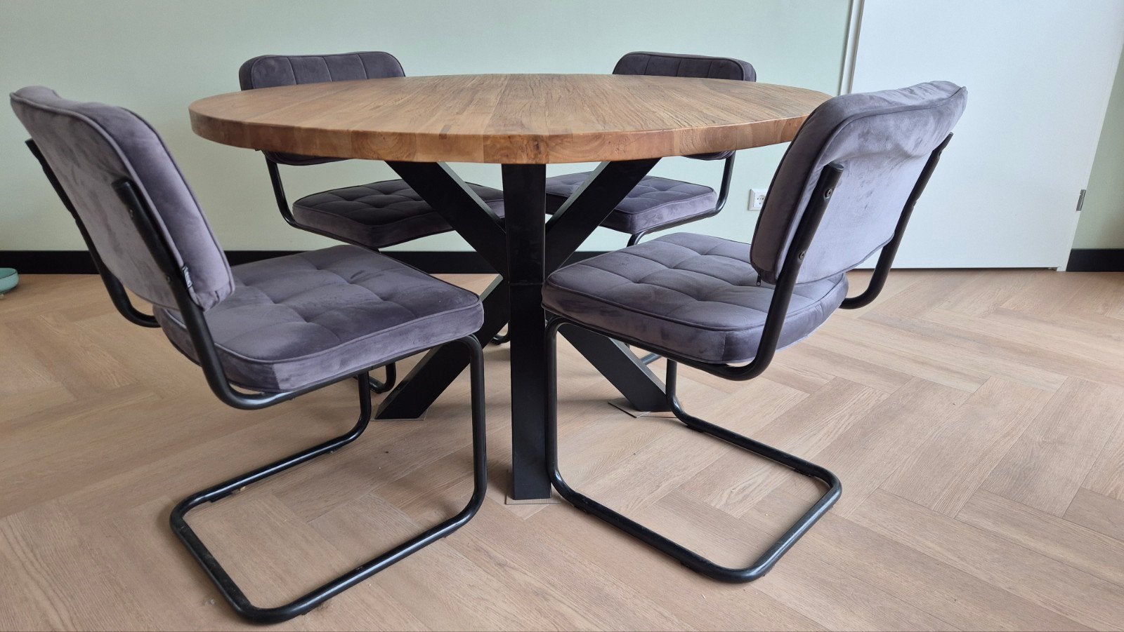 Kick eettafel stoelen 4 stuks, Ophalen, Zo goed als nieuw, Industrieel, 4 tot 6 stoelen