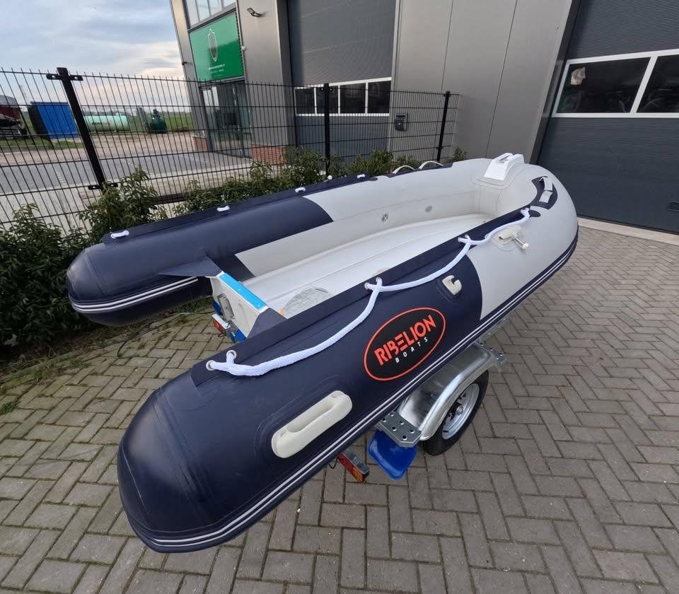 3x RIB 300 inclusief trailer - Nieuwe demo boten- vaarklaar!, Watersport en Boten, Rubberboten, PVC, Nieuw, Peddels, Buitenboordmotor