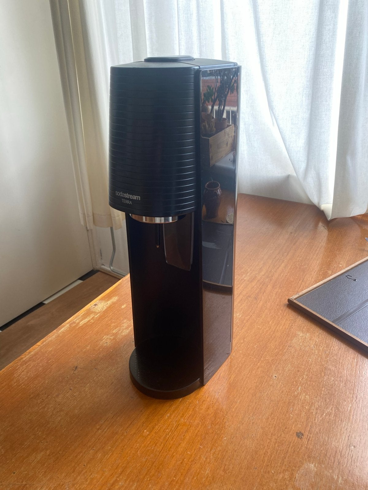 Sodastream Terra Zwart - Bruiswatermachine + 1 fles, Ophalen, Gebruikt