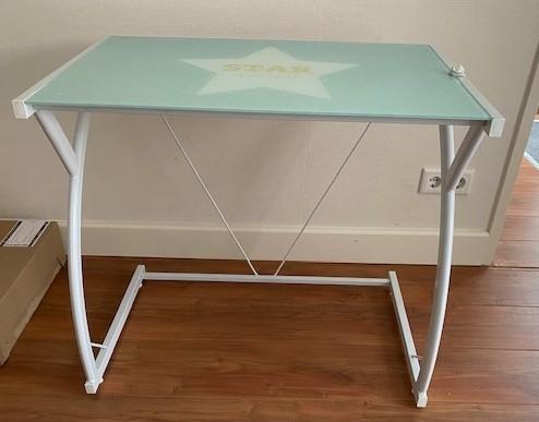 Kids Desk – Mint Green Glass Top, Kinderen en Baby's, Kinderkamer | Tafels en Stoelen, Ophalen, Zo goed als nieuw, Tafel(s) en Stoel(en)
