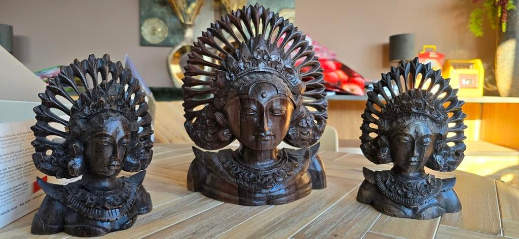 Indonesische tempel dansers houten beelden, Antiek en Kunst, Kunst | Beelden en Houtsnijwerken, Ophalen of Verzenden