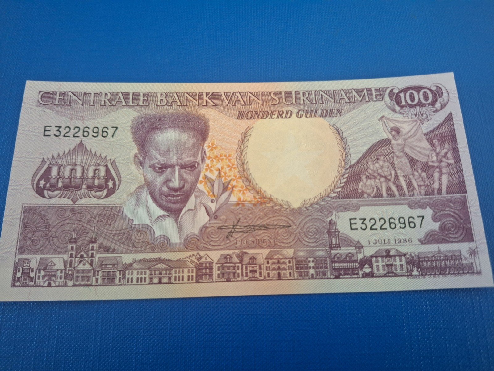 Suriname 100 gulden 1986 UNC biljet, Ophalen of Verzenden