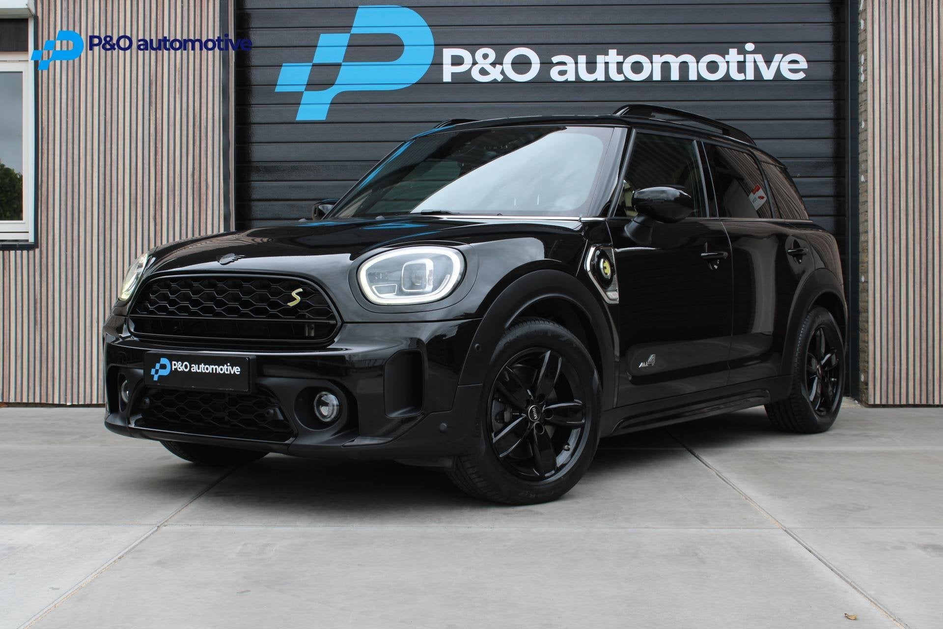 Mini Countryman 1.5 Cooper S E ALL4 MINI Yours PANO | LEDER, Auto's, Automaat, Dealer onderhouden, Gebruikt, Euro 6