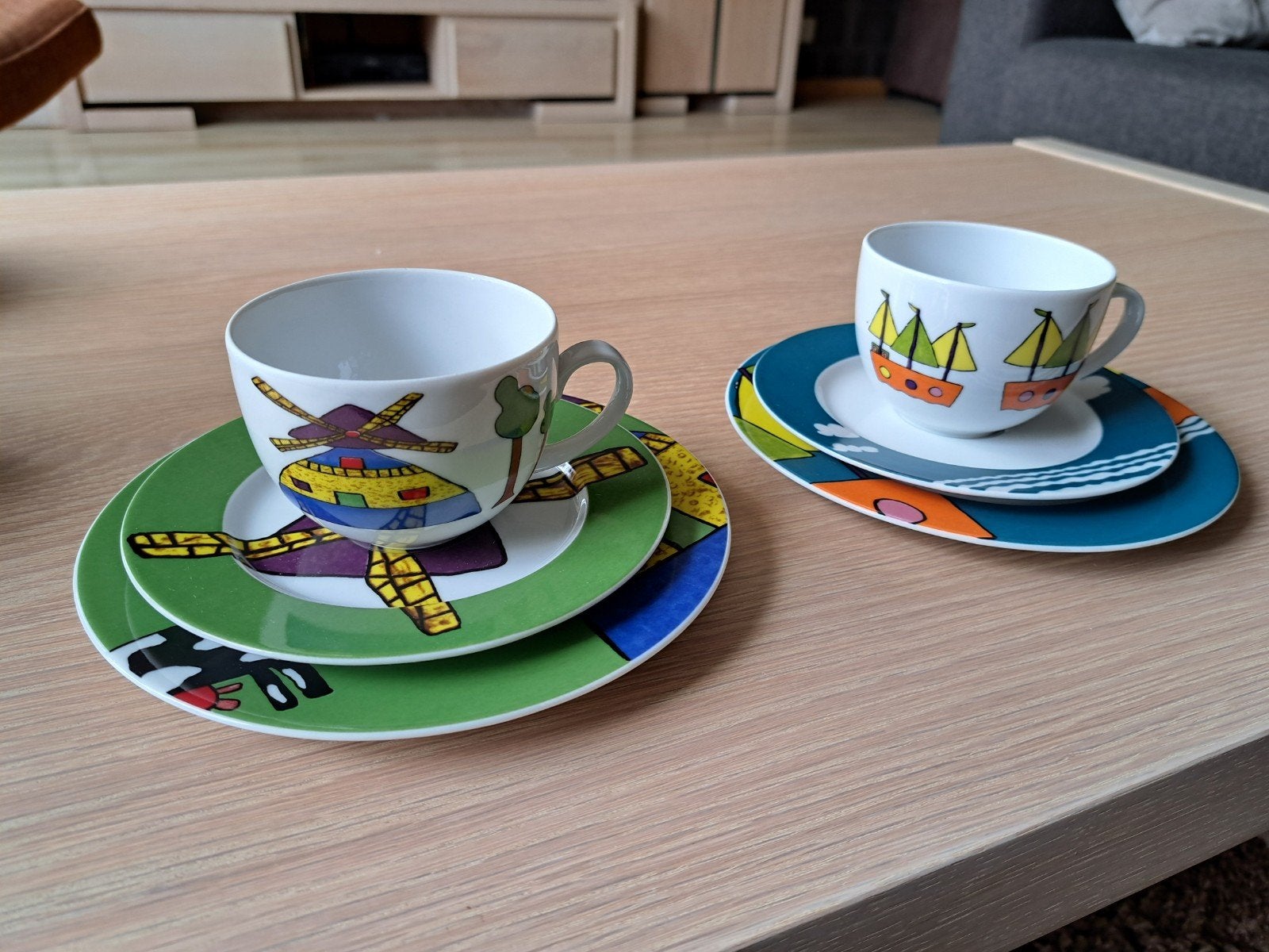 "De smaak van kunst" Abrona schoonhoven Ria Le Maitre, Keramiek, Ophalen of Verzenden, Zo goed als nieuw, Modern