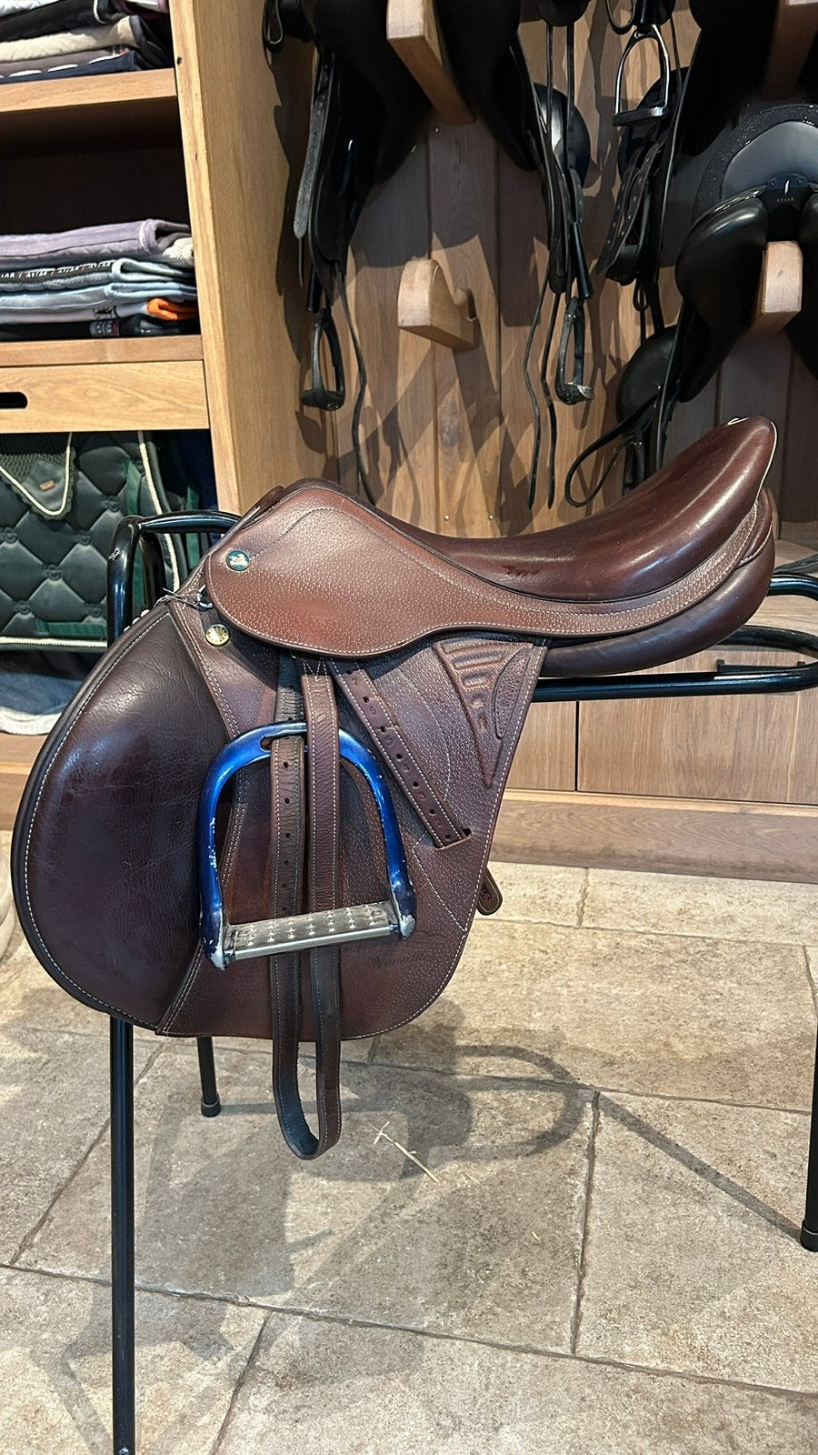 Prestige Versailles Springzadel, Dieren en Toebehoren, Ophalen, L (17.5 inch), Gebruikt, Vlakke zit