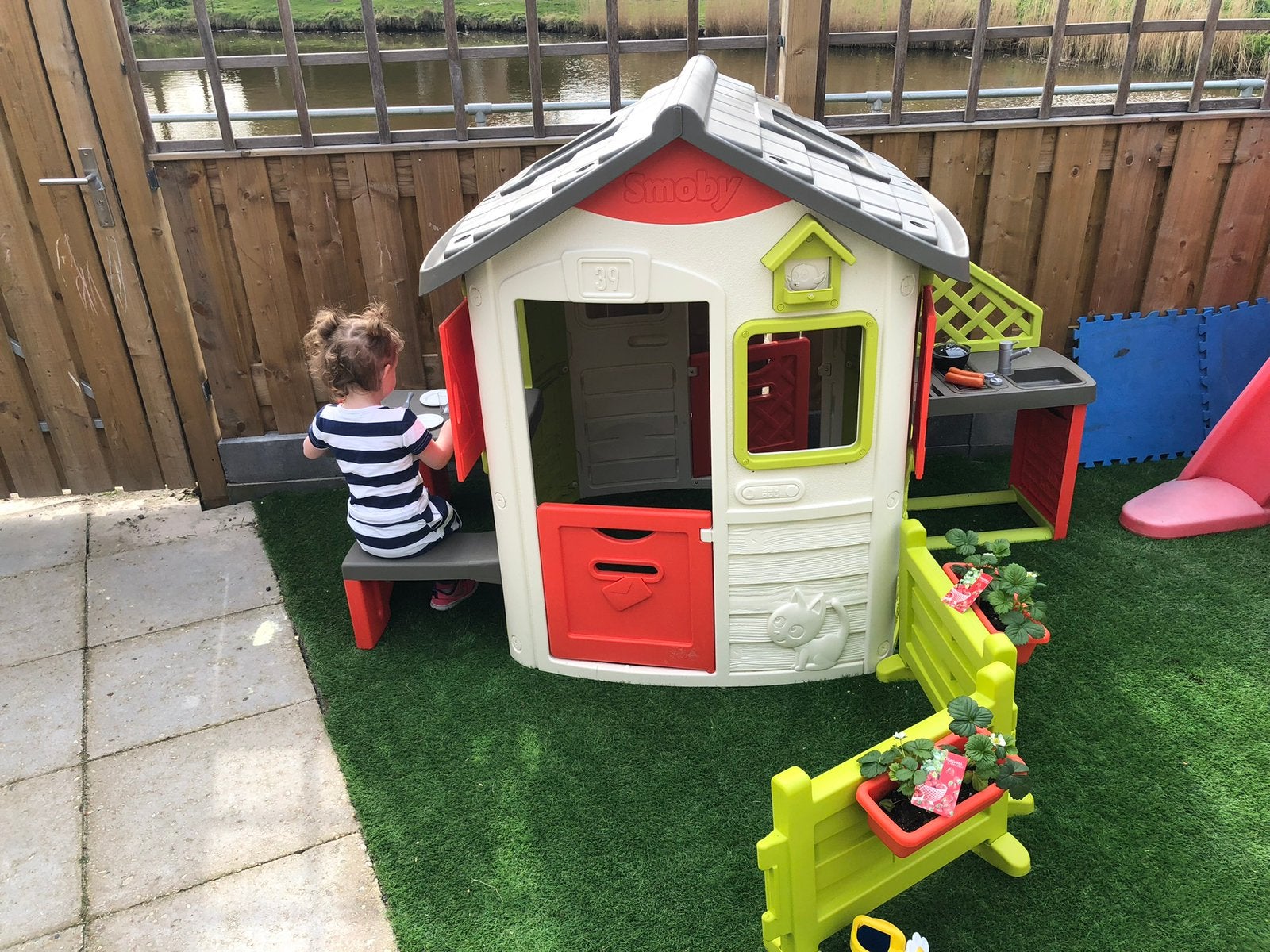 Smoby Neo Jura Lodge, Kinderen en Baby's, Speelgoed | Buiten | Speelhuisjes, Ophalen, Zo goed als nieuw, Kunststof